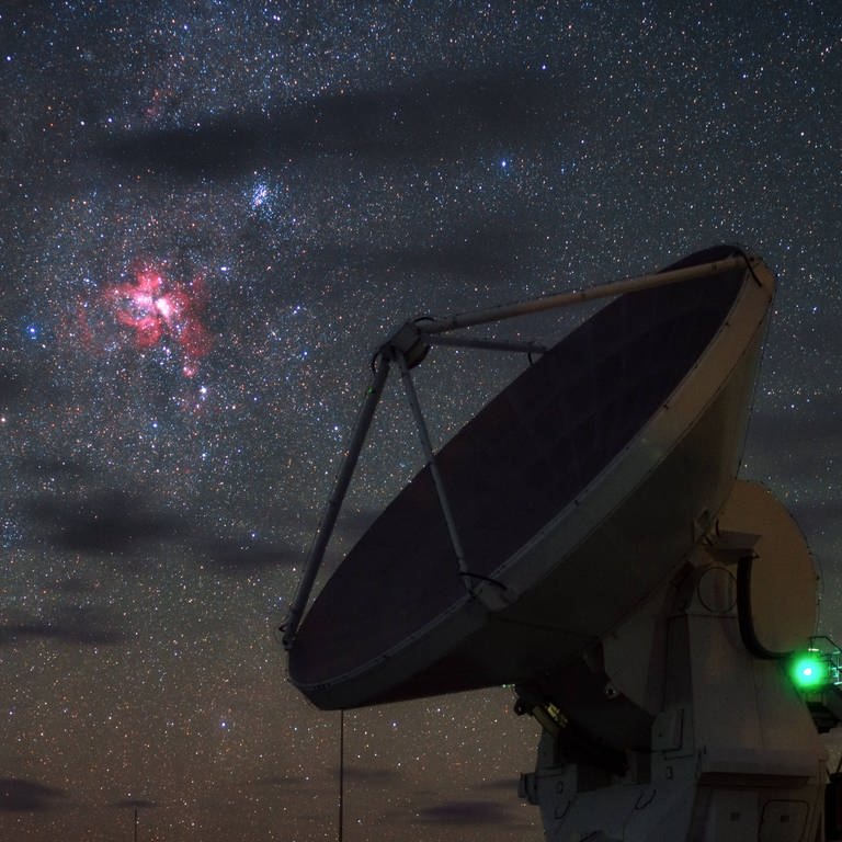 Antenne der ESO in der Atacama Wüste
